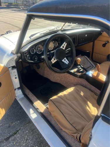 Mg-B-1975-White-Beige-5
