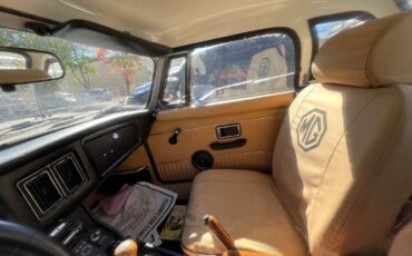Mg-B-1975-White-Beige-9
