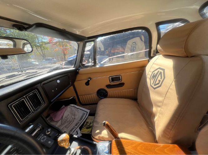 Mg-B-1975-White-Beige-9