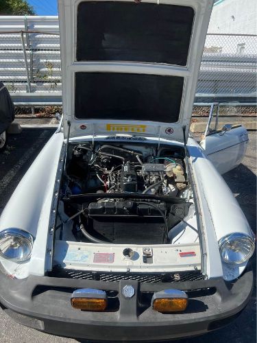 Mg-B-1975-White-Beige