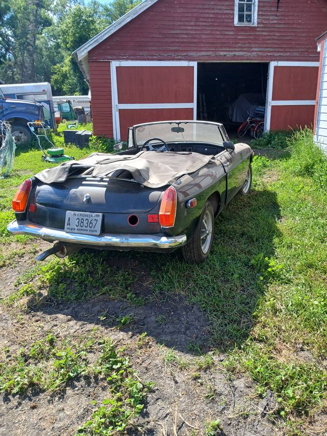 Mg-B-1975-black-2
