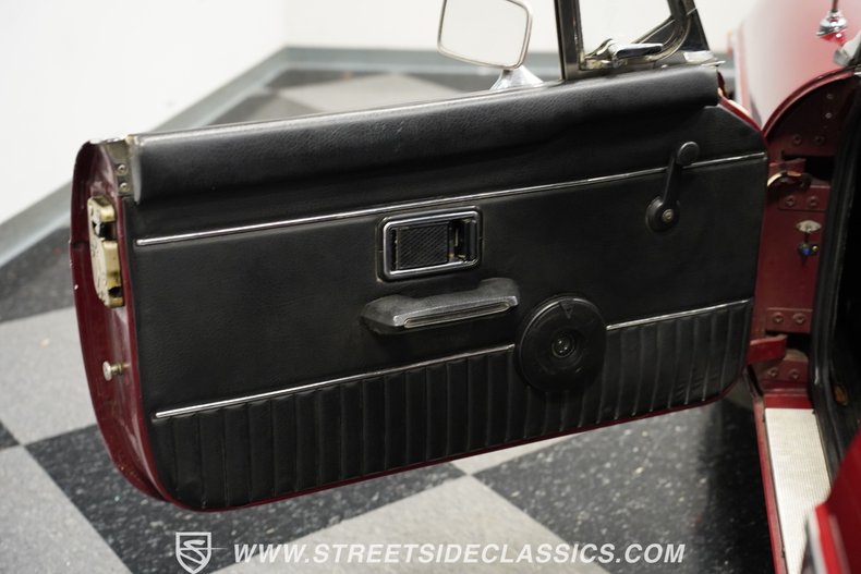Mg-B-1976-Damask-Red-Black-48