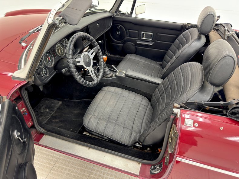 Mg-B-1977-Damask-Red-Black-42