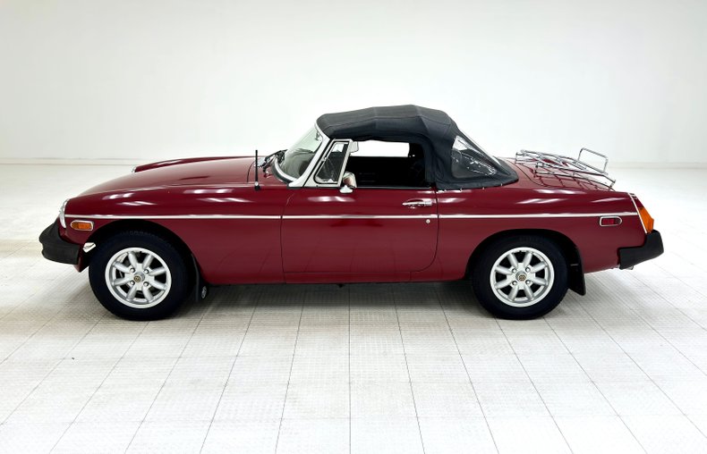 Mg-B-1977-Damask-Red-Black