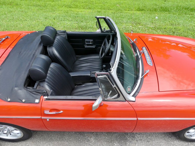 Mg-B-1977-Red-Black-3