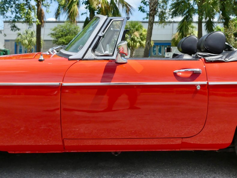 Mg-B-1977-Red-Black-40