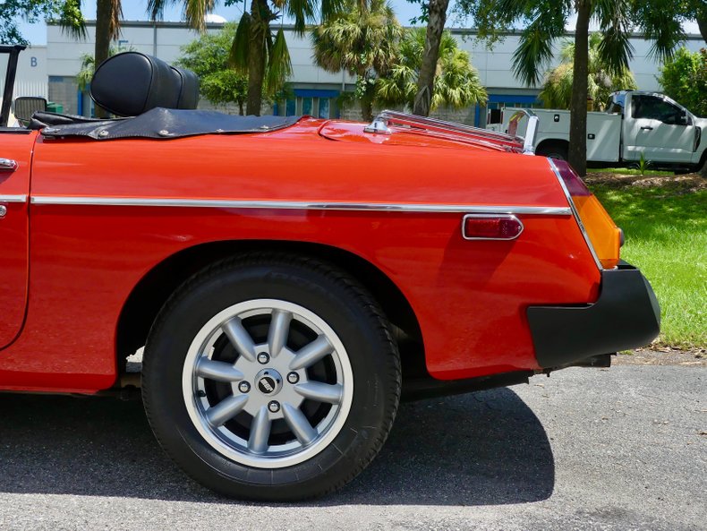 Mg-B-1977-Red-Black-41