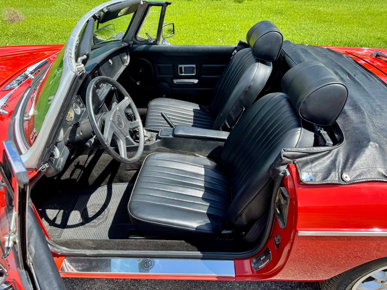 Mg-B-1977-Red-Black-9