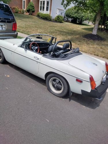 Mg-B-1977-White-2