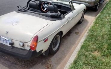 Mg-B-1977-White-4