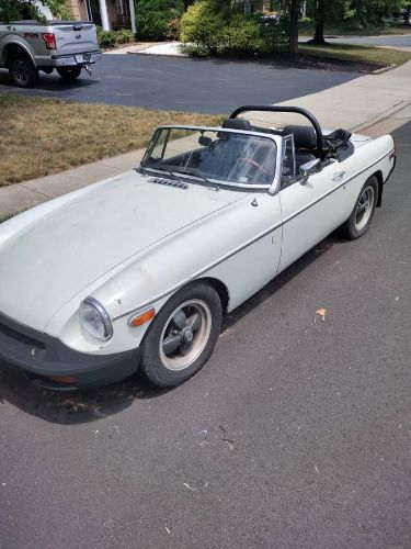 Mg-B-1977-White