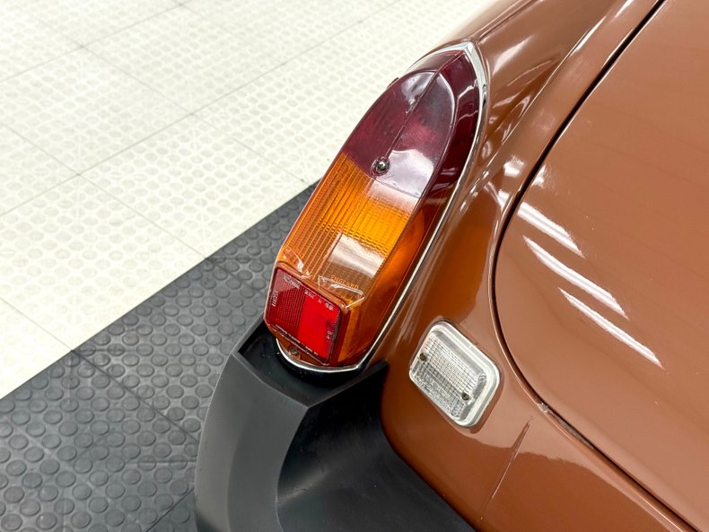 Mg-B-1978-Russet-Brown-Autumn-Leaf-21
