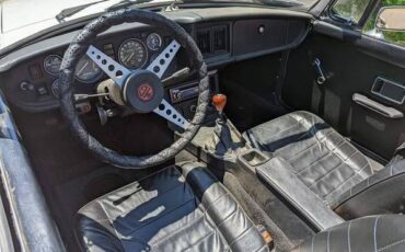 Mg-B-1978-White-Black-2