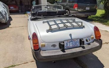 Mg-B-1978-White-Black-3