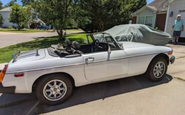 Mg-B-1978-White-Black