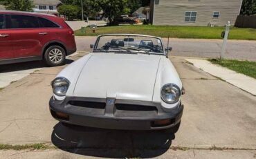 Mg-B-1978-White-Black-4