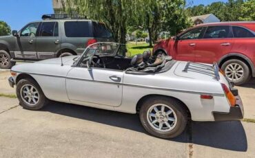 Mg-B-1978-White-Black-5