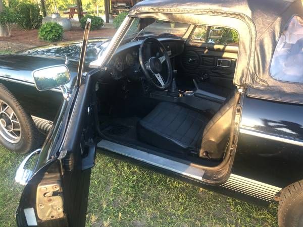 Mg-B-1979-Black-3