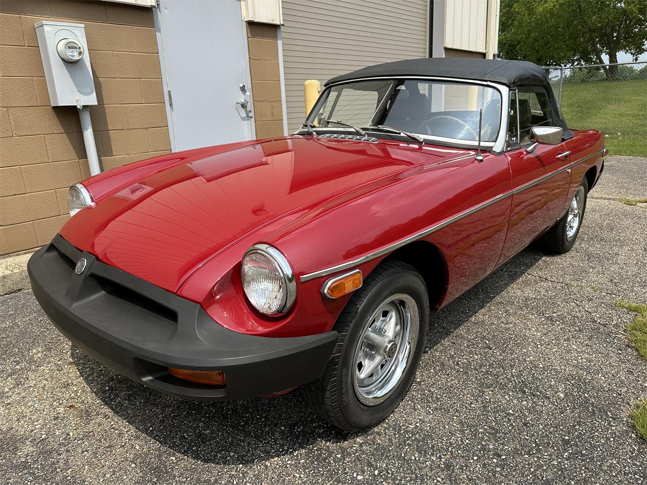 Mg-B-1979-Burgundy-Black-3