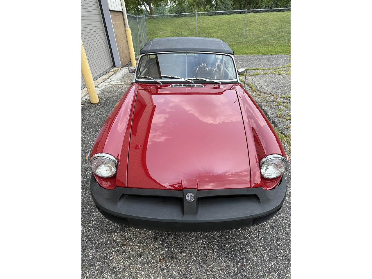 Mg-B-1979-Burgundy-Black
