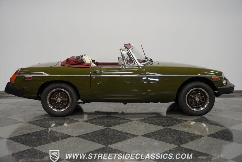 Mg-B-1979-Green-White-16