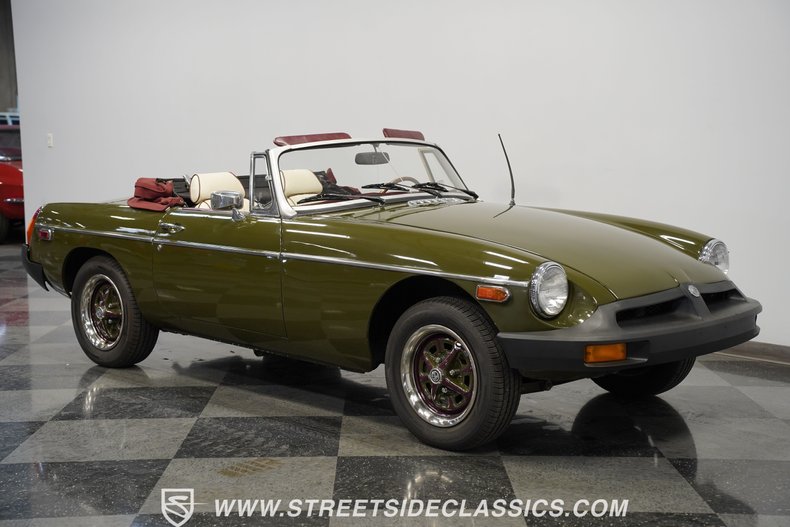 Mg-B-1979-Green-White-17