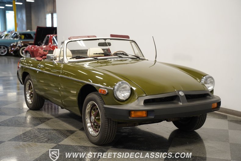 Mg-B-1979-Green-White-18