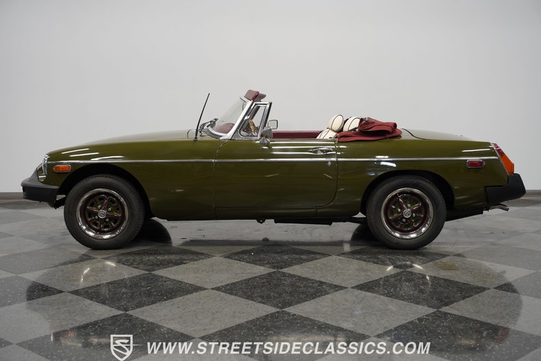 Mg-B-1979-Green-White-3
