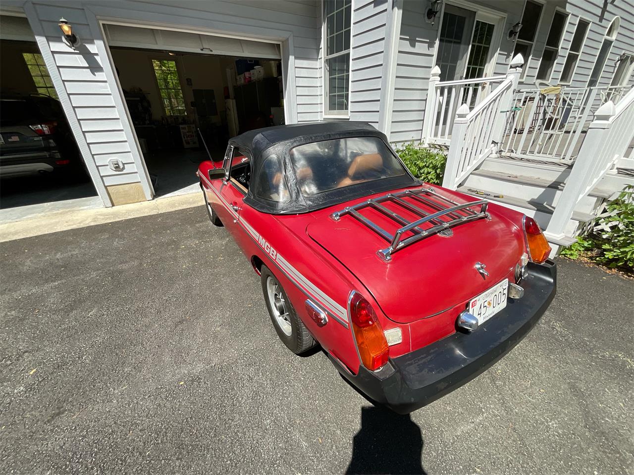 Mg-B-1979-Maroon-Saddle-17