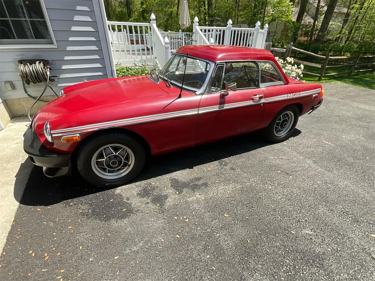Mg-B-1979-Maroon-Saddle-26