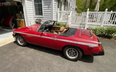 Mg-B-1979-Maroon-Saddle