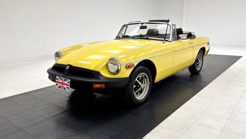 Mg-B-1979-Snapdragon-Yellow-Black