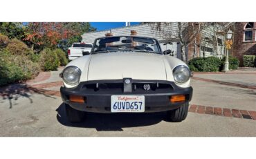 Mg-B-1979-White-Black-1