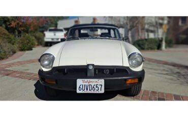 Mg-B-1979-White-Black-20