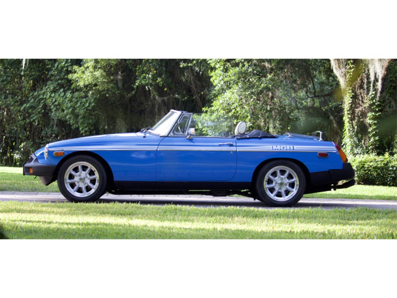 Mg-B-1980-Blue-Tan-wBlack-Piping-18