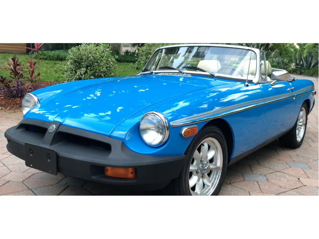 Mg-B-1980-Blue-Tan-wBlack-Piping-20