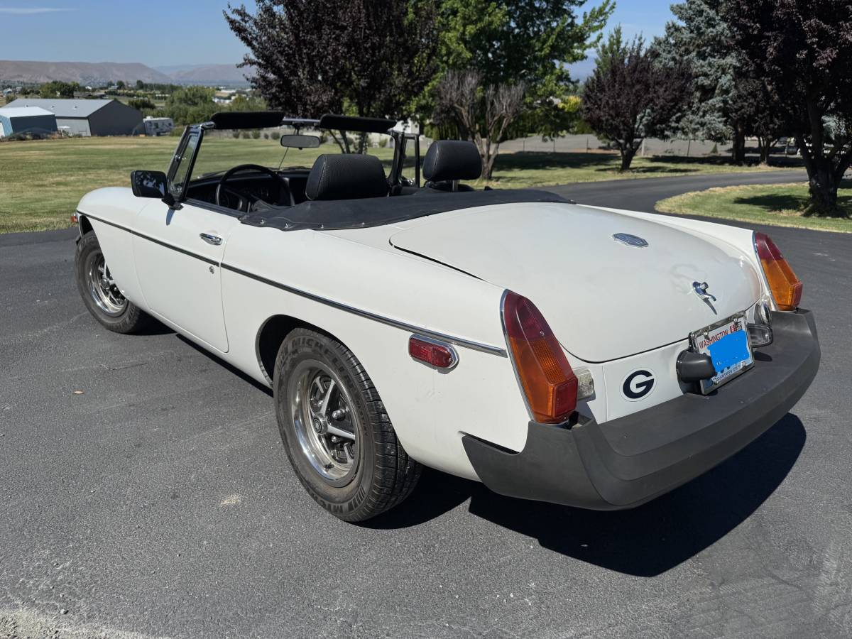 Mg-B-convertible-1980-white-1