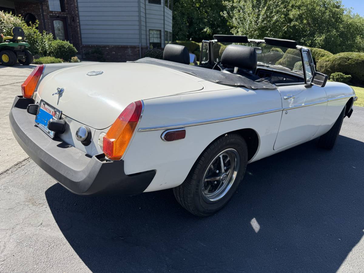 Mg-B-convertible-1980-white-2