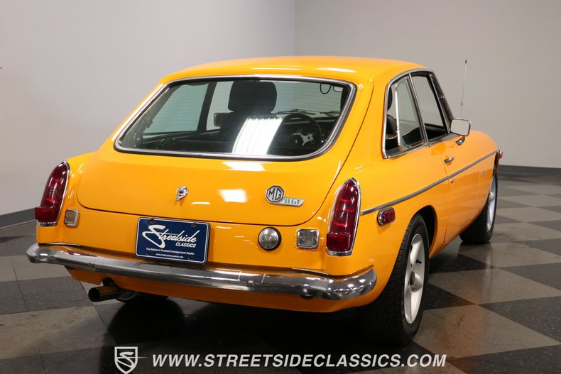 Mg-B-gt-1973-Yellow-Black-15