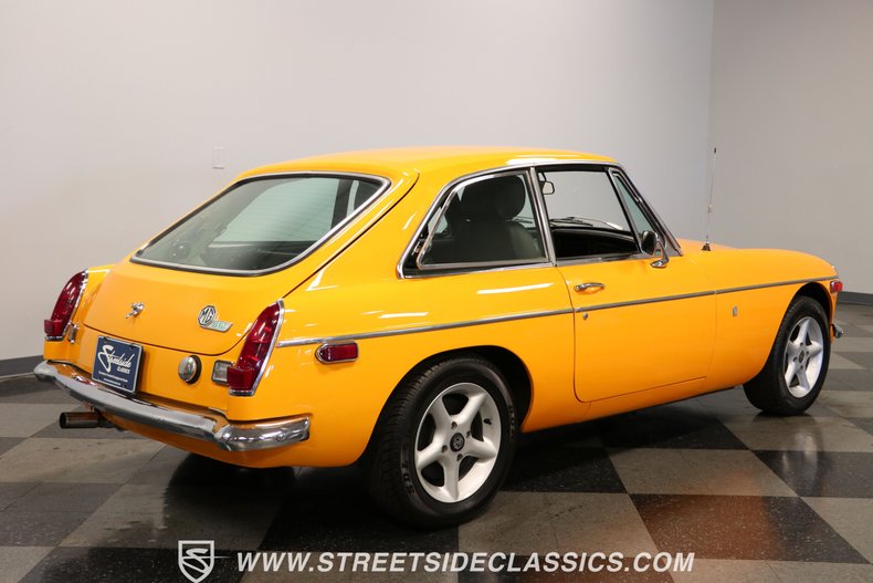 Mg-B-gt-1973-Yellow-Black-16