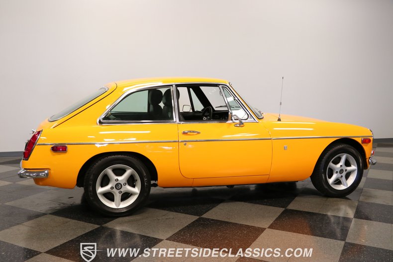 Mg-B-gt-1973-Yellow-Black-17
