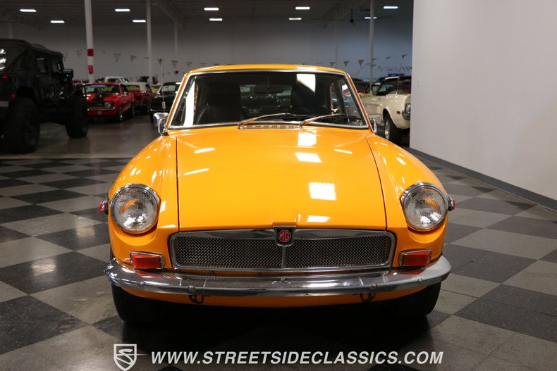 Mg-B-gt-1973-Yellow-Black-21