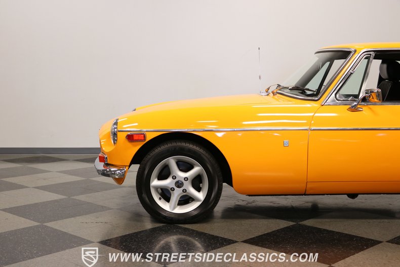 Mg-B-gt-1973-Yellow-Black-27