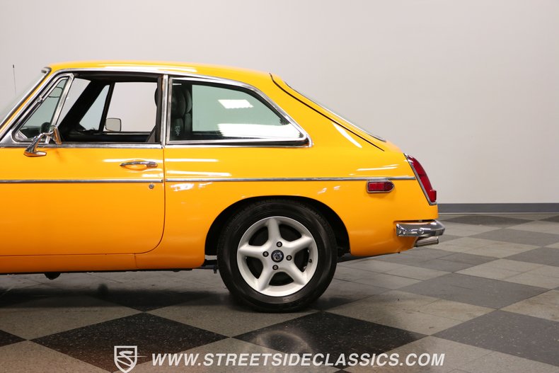 Mg-B-gt-1973-Yellow-Black-28