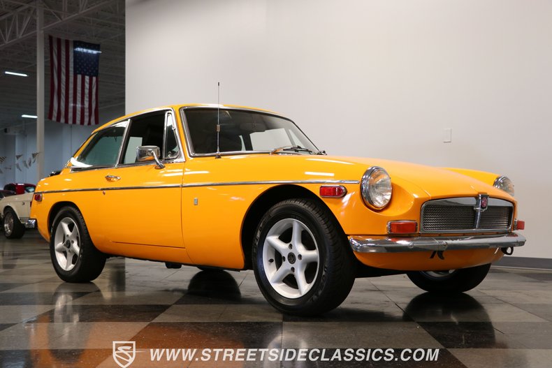 Mg-B-gt-1973-Yellow-Black-36