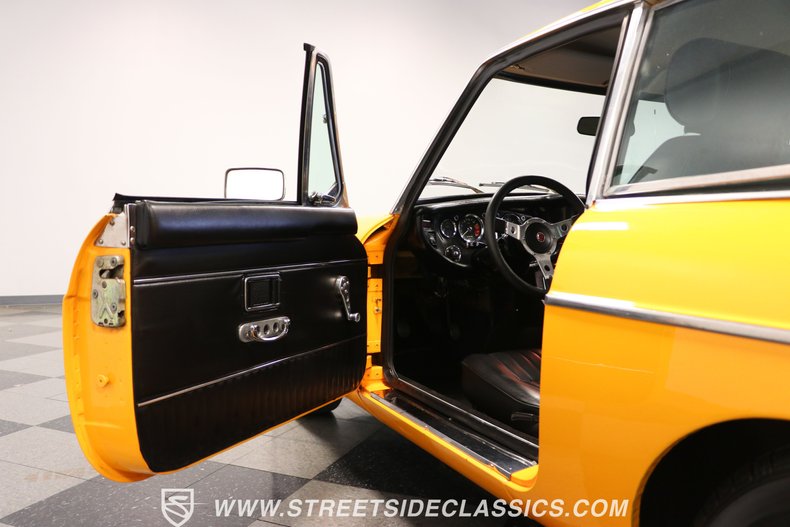 Mg-B-gt-1973-Yellow-Black-41