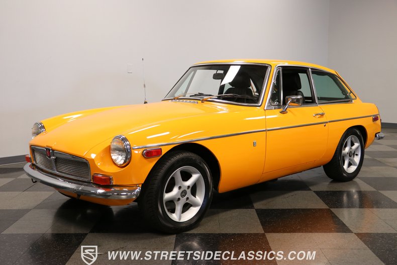 Mg-B-gt-1973-Yellow-Black-5