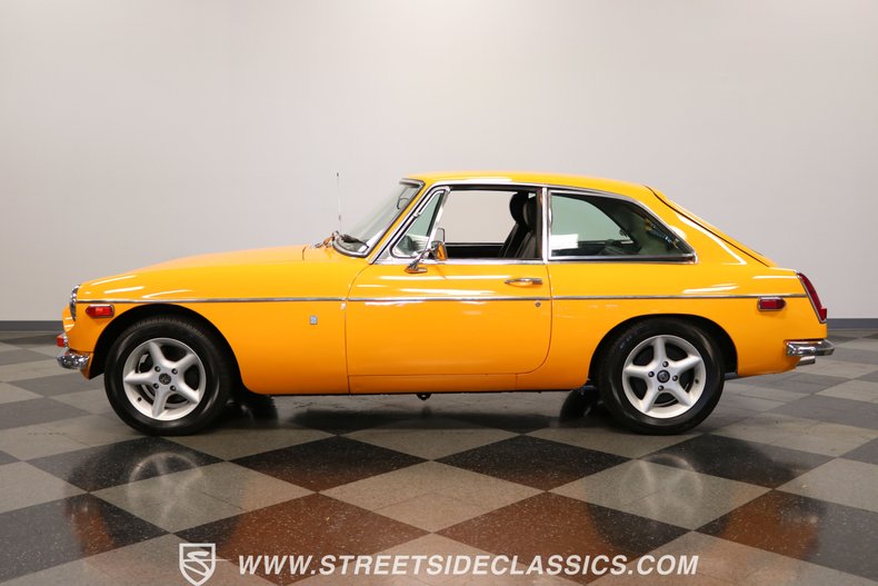 Mg-B-gt-1973-Yellow-Black-7