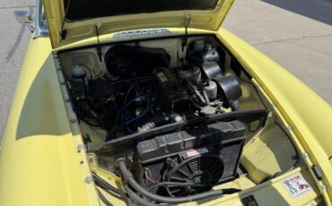 Mg-Mgb-roadster-1967-yellow-1