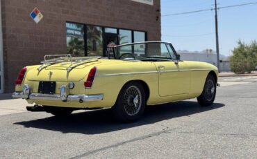 Mg-Mgb-roadster-1967-yellow-12